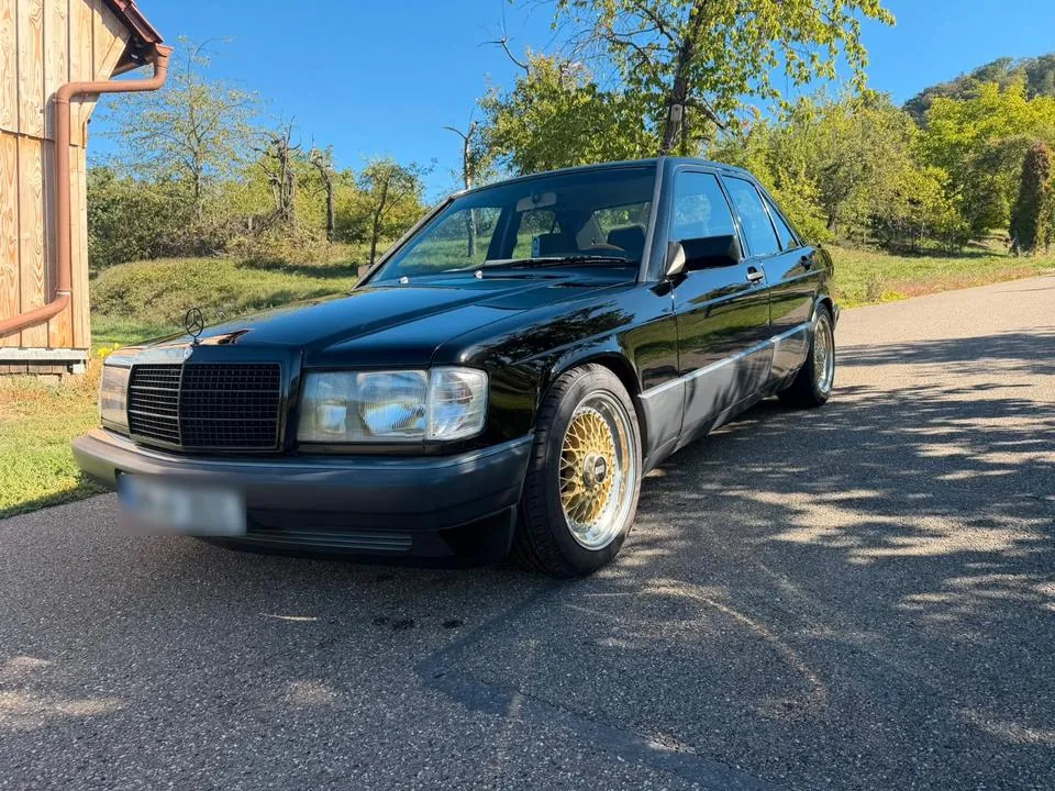 Mercedes-Benz 190E
