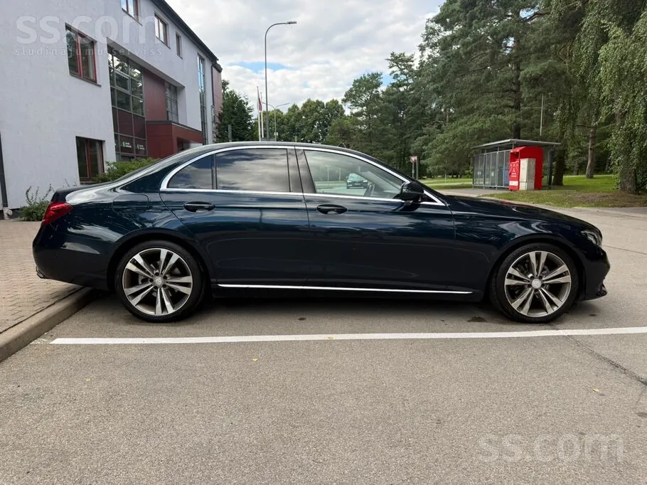 Mercedes-Benz E220 2016 photo 4