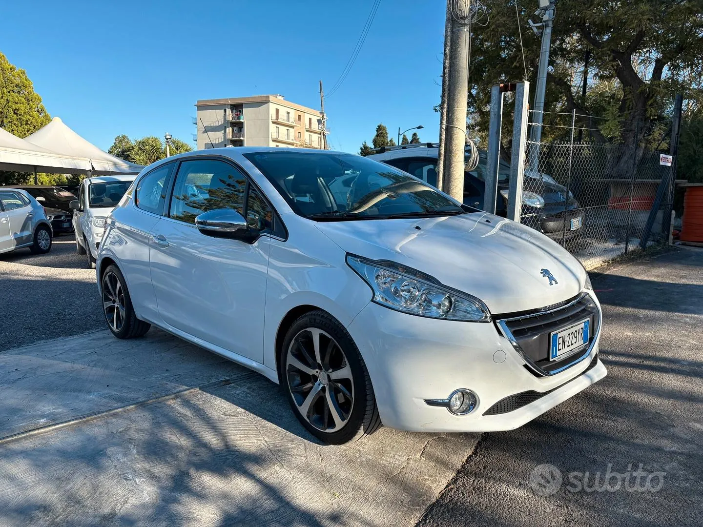 Peugeot 208