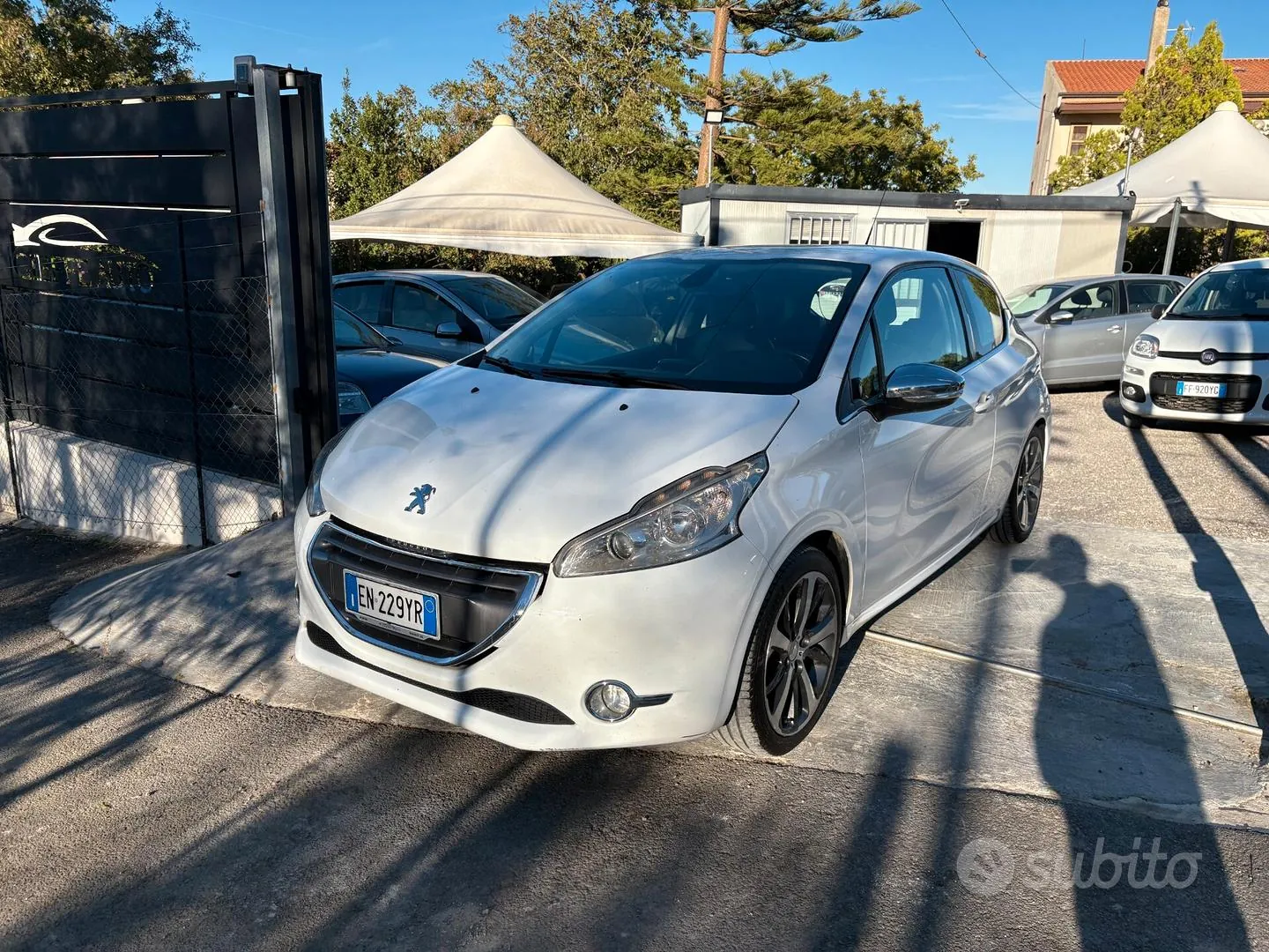 Peugeot 208 2012 photo 4