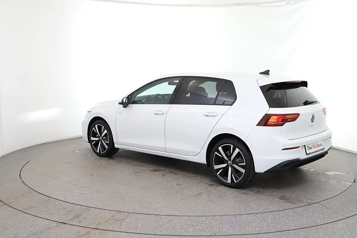 Volkswagen Golf 2026 photo 3