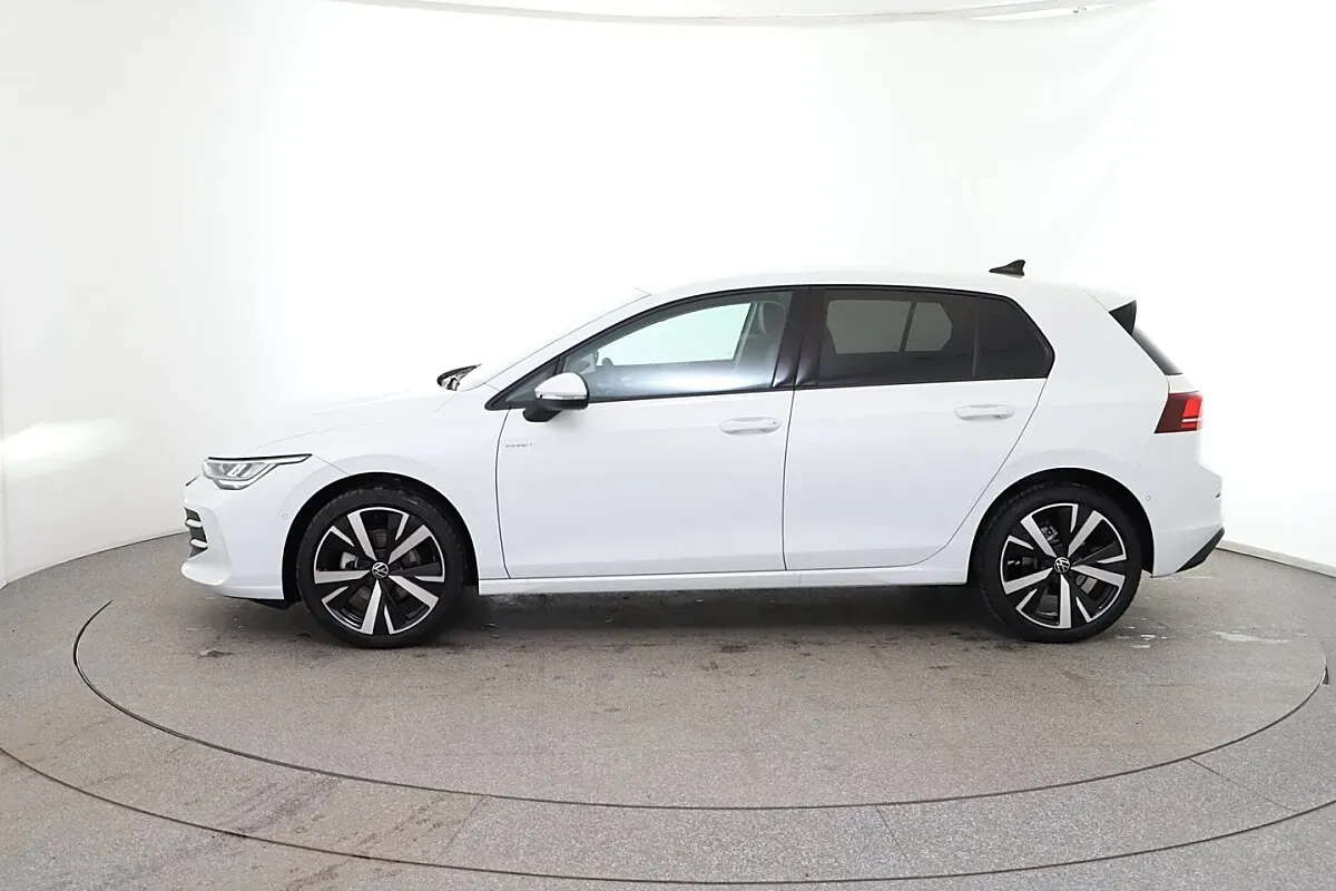 Volkswagen Golf 2026 photo 2