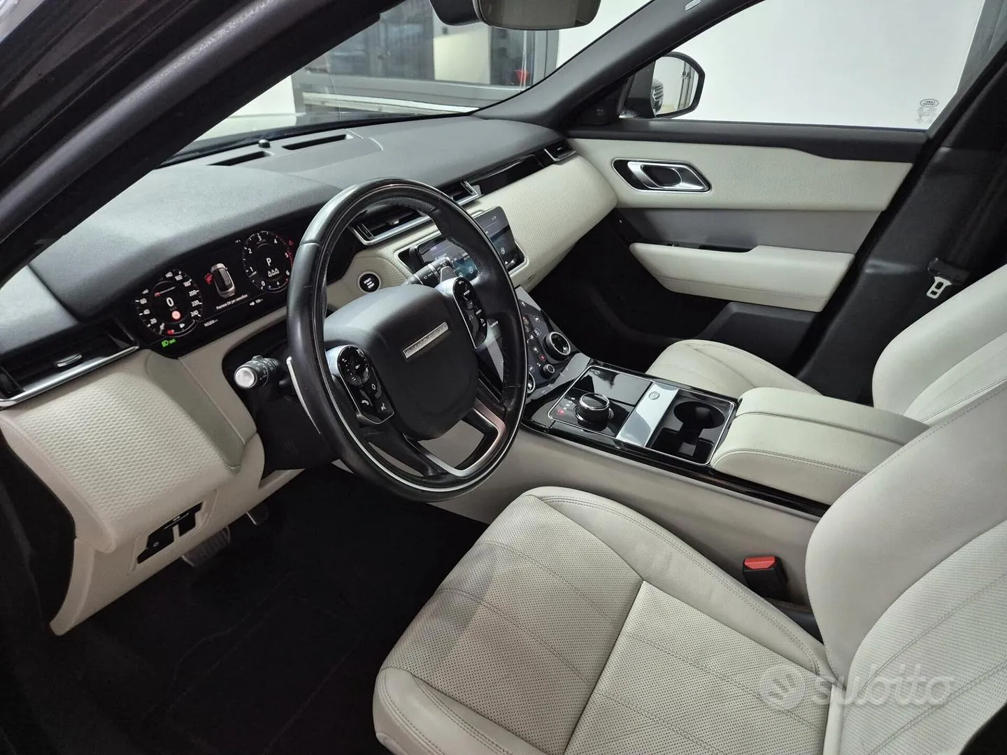 Land Rover Range Rover Velar 2019 photo 4