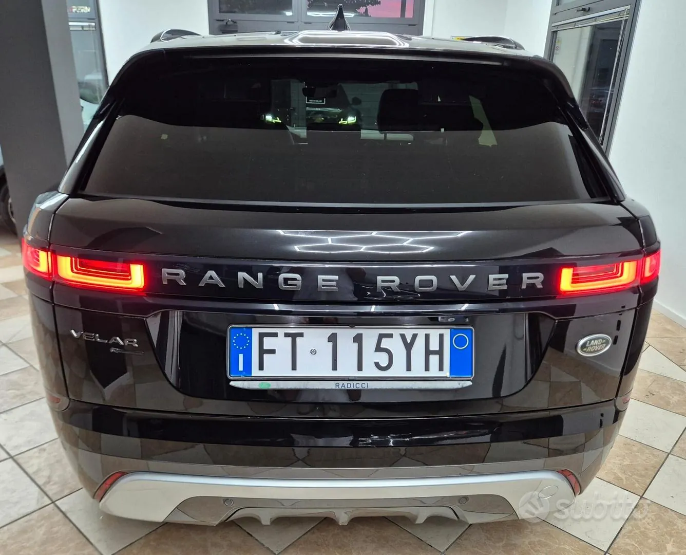Land Rover Range Rover Velar 2019 photo 3
