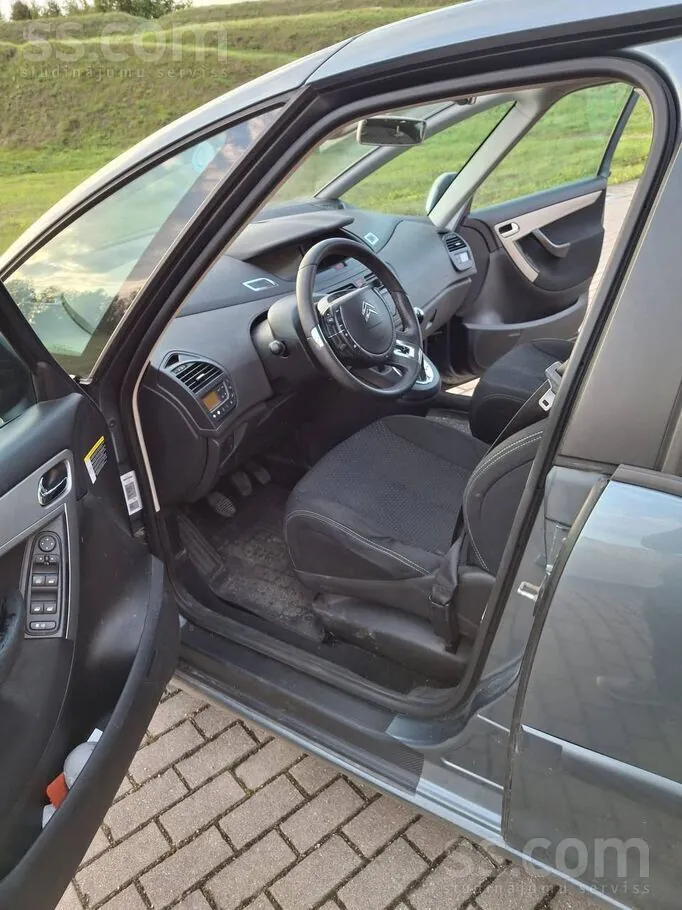 Citroen C4 Picasso 2010 photo 2
