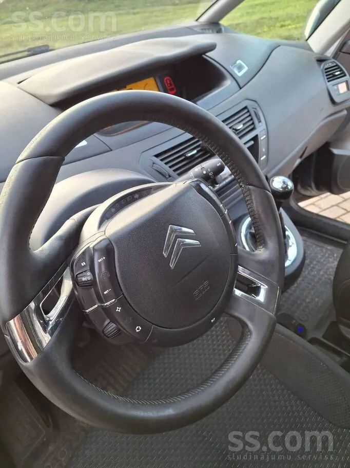 Citroen C4 Picasso 2010 photo 3