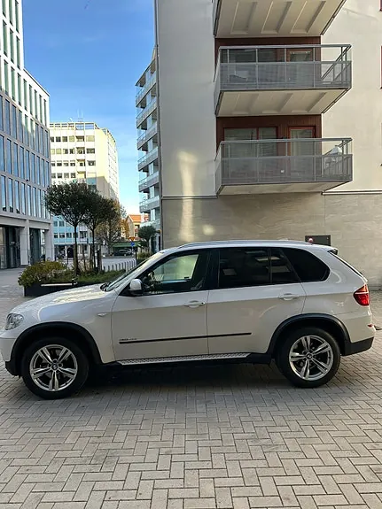 BMW X5 2011 photo 2