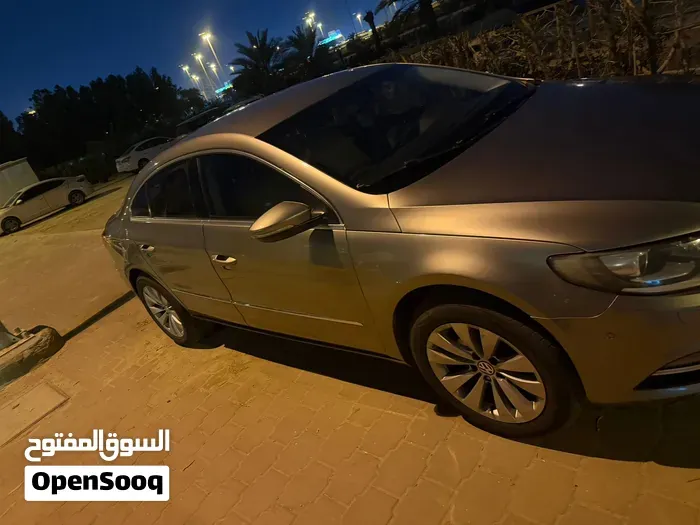 Volkswagen Passat 2012 photo 2