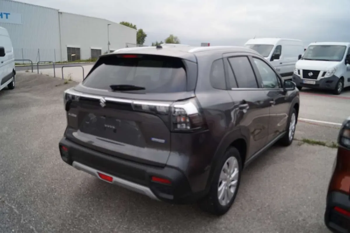 Suzuki S-Cross photo 3