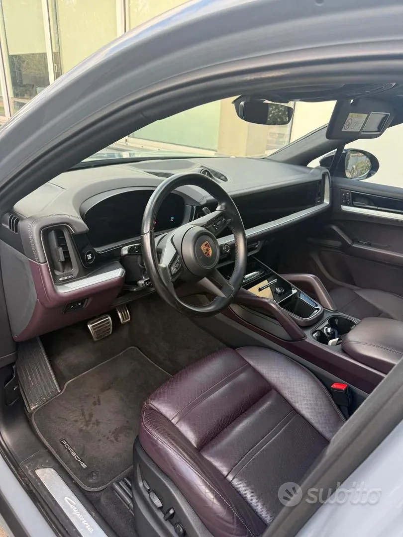 Porsche Cayenne 2023 photo 2