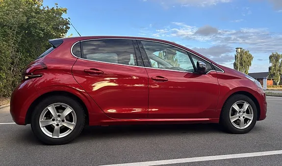 Peugeot 208 2019 photo 2