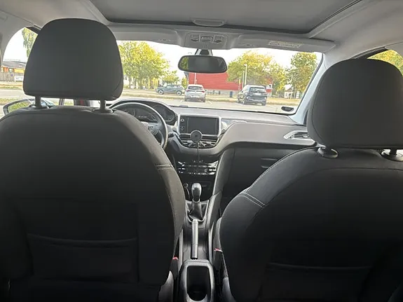 Peugeot 208 2019 photo 4