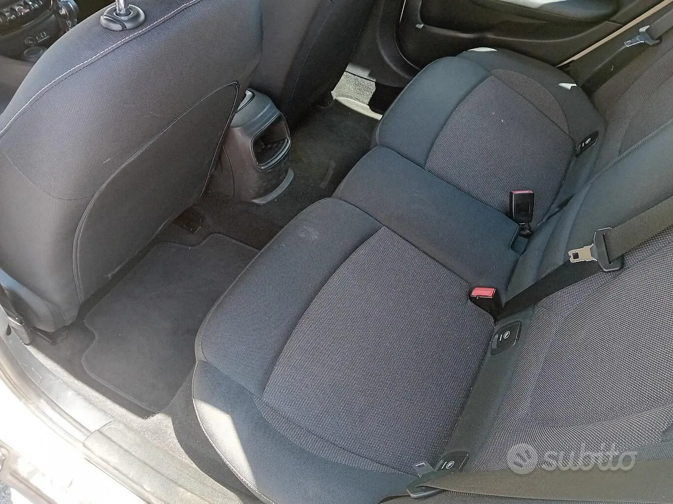 Mini Mini Clubman 2016 photo 2