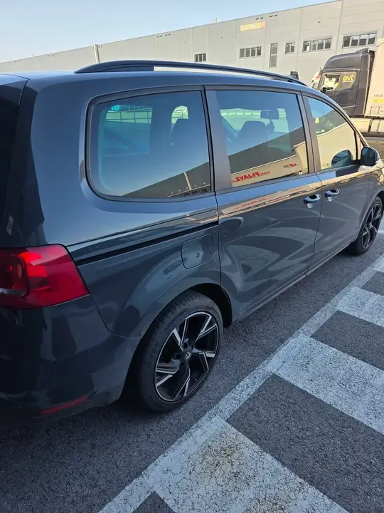 Volkswagen Sharan 2011 photo 2