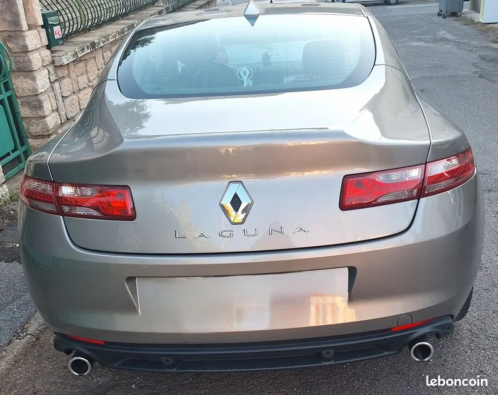 Renault Laguna 2009 photo 2