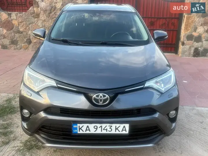 Toyota Rav4 2018 photo 2