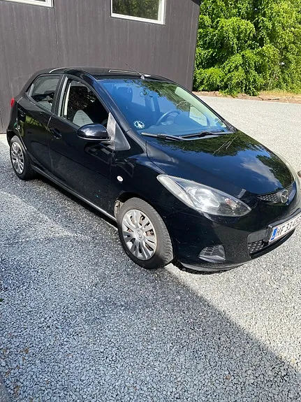 Mazda 2 2008 photo 2