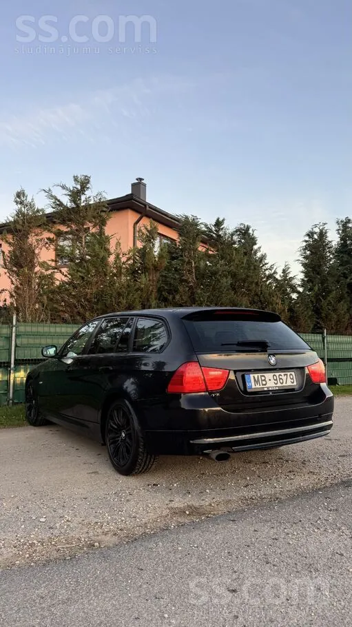 BMW 320D 2010 photo 4