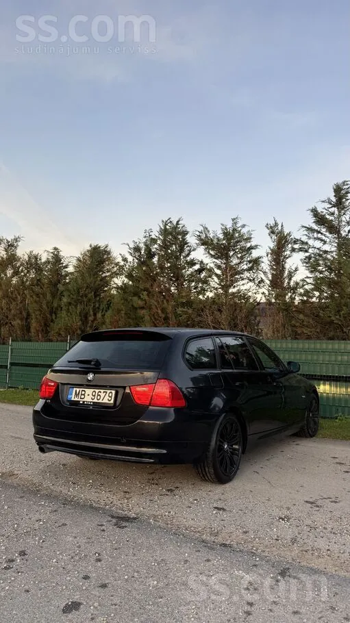 BMW 320D 2010 photo 3