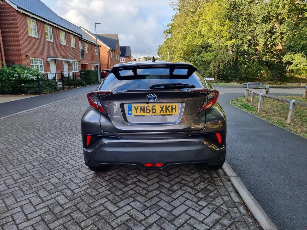 Toyota C-Hr 2017 photo 3