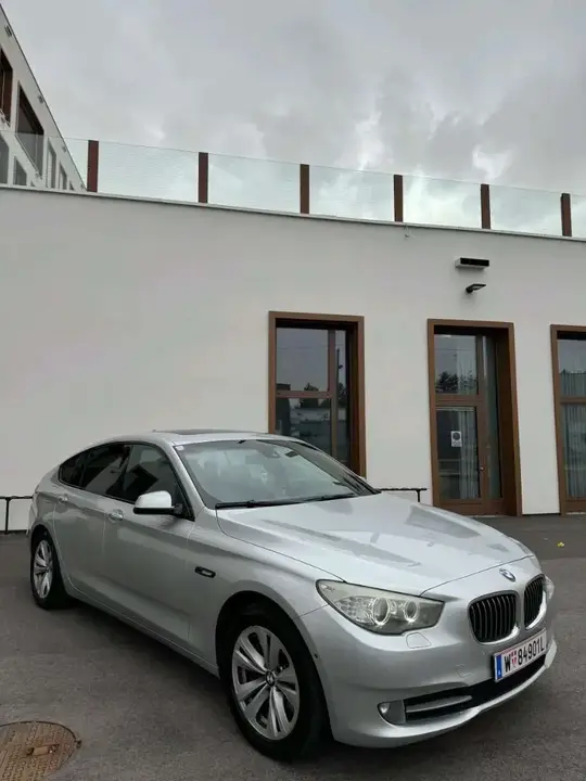 BMW 5 Series 2010 photo 3