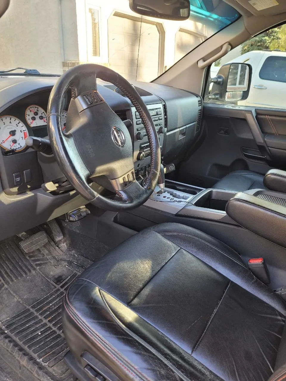 Nissan Titan 2012 photo 4