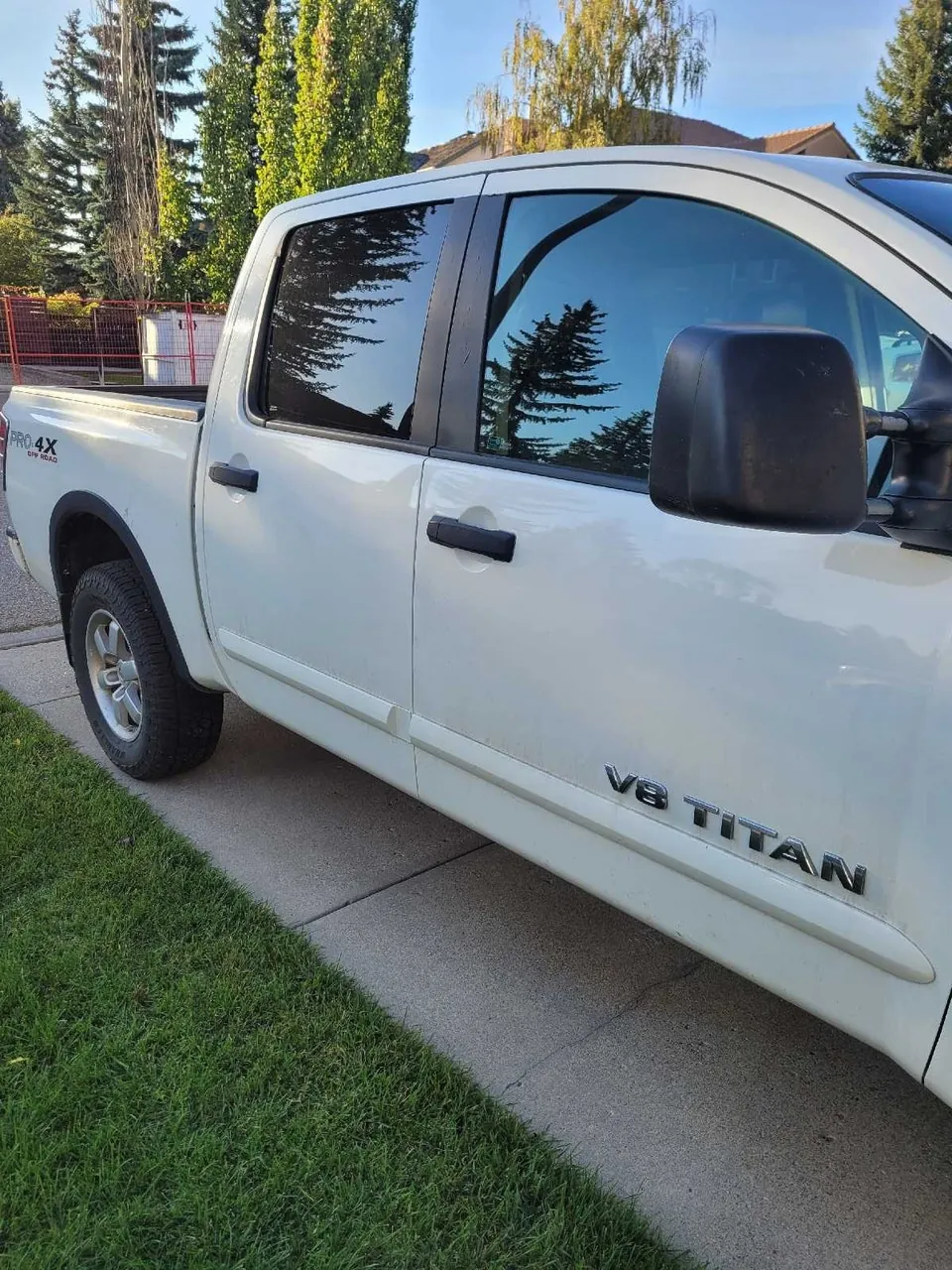 Nissan Titan 2012 photo 2
