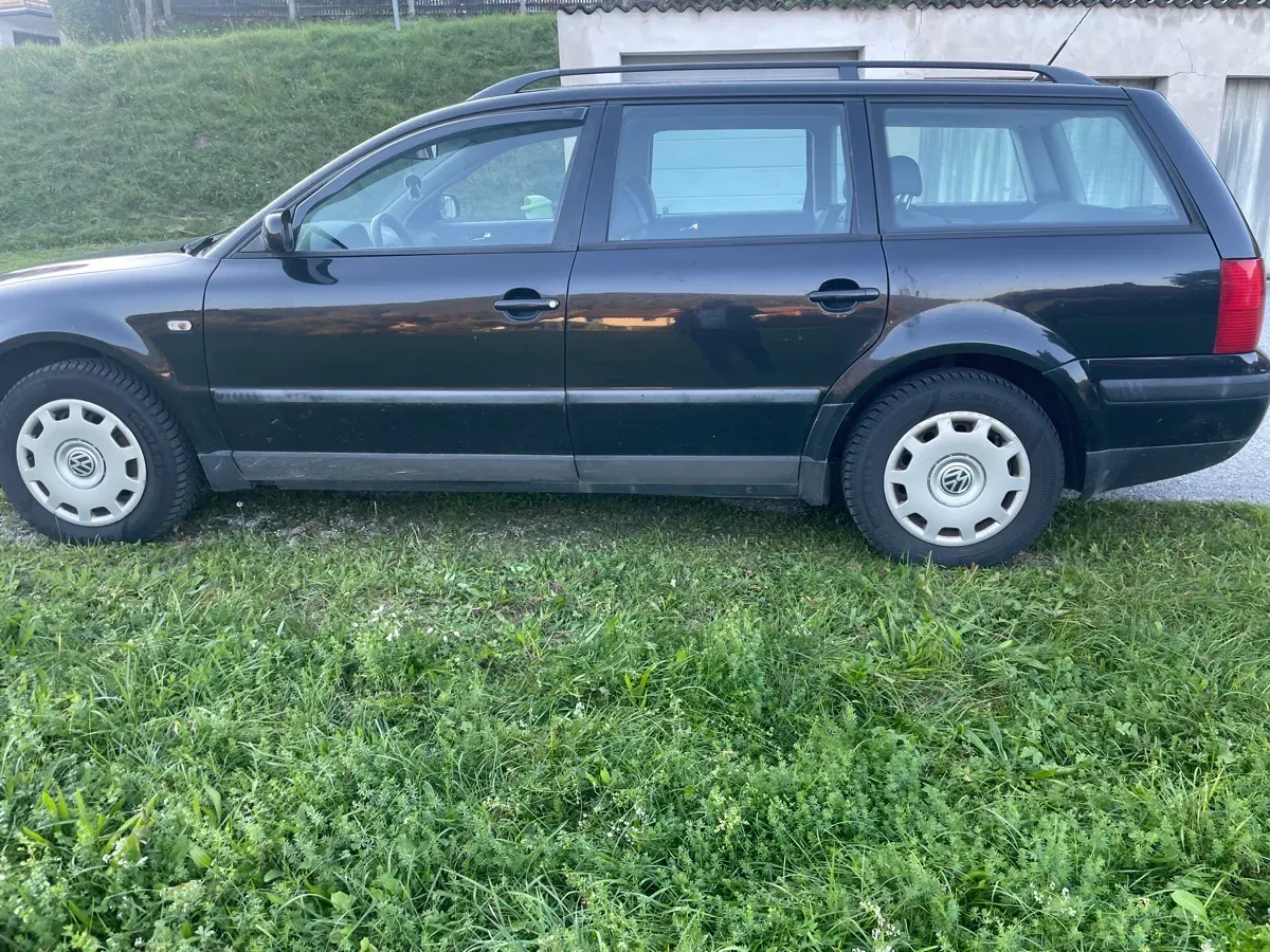 Volkswagen Passat 2000 photo 2