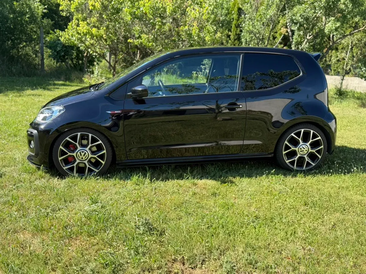 Volkswagen Up 2018 photo 2