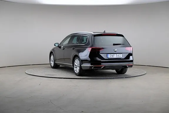 Volkswagen Passat 2021 photo 2