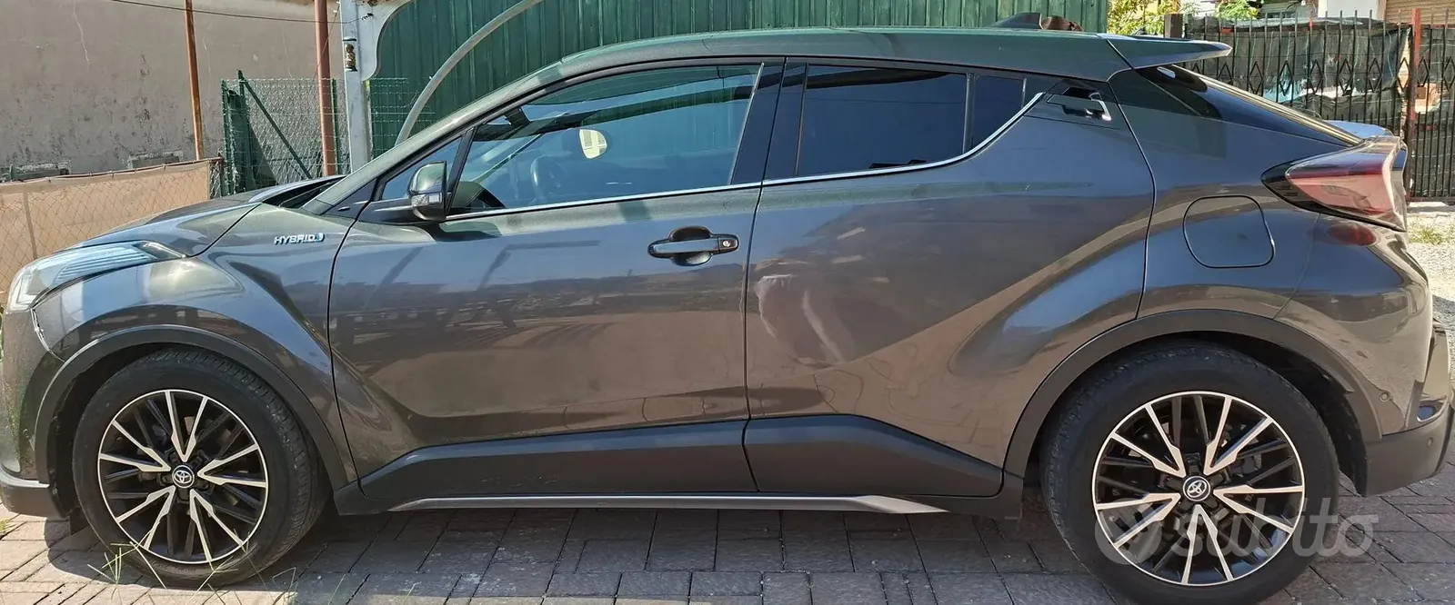 Toyota C-Hr 2018 photo 3