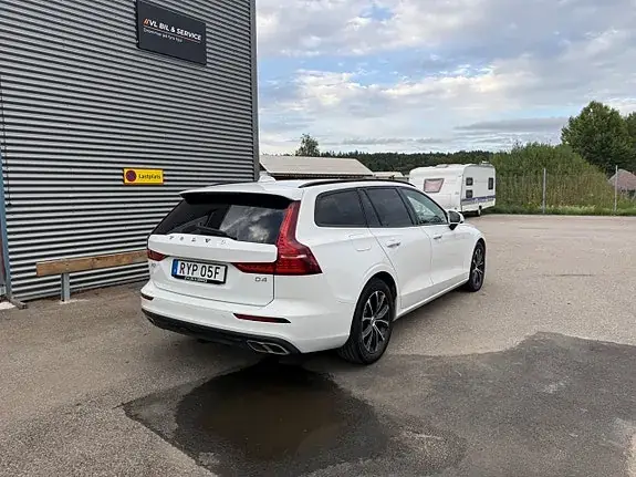 Volvo V60 2020 photo 2