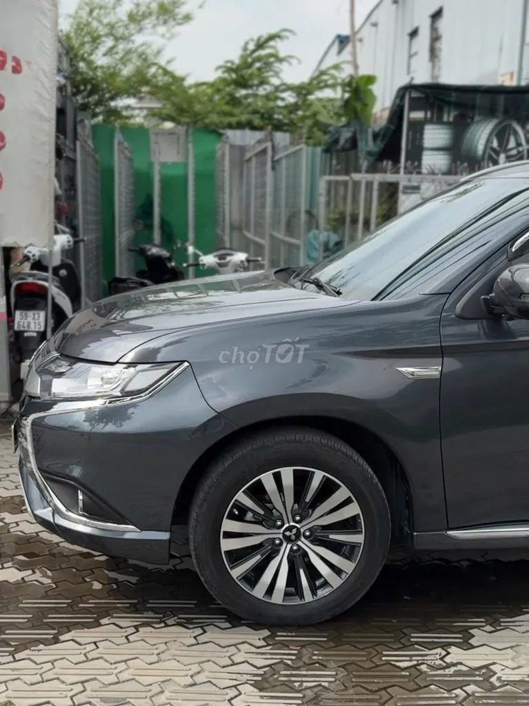 Mitsubishi Outlander 2024 photo 3