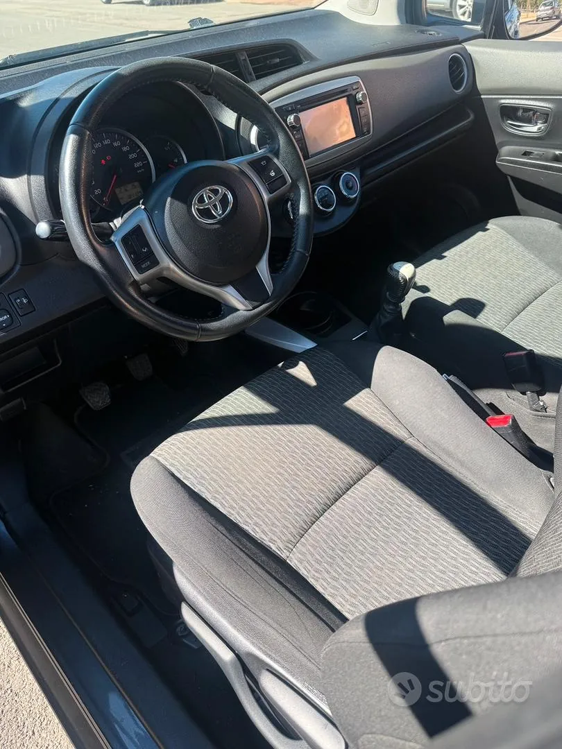 Toyota Yaris 2014 photo 5