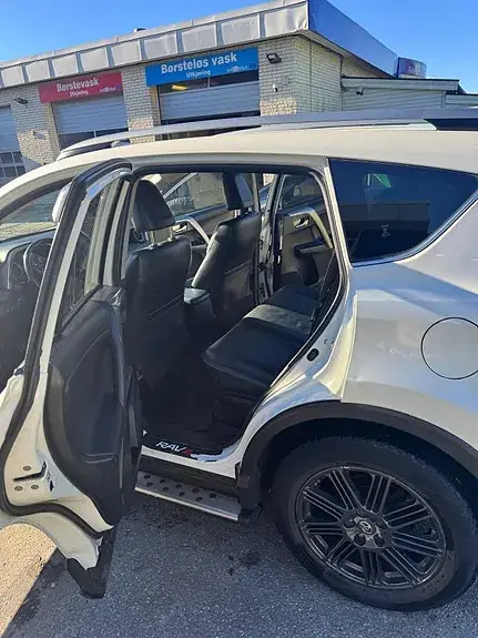 Toyota Rav4 2018 photo 2
