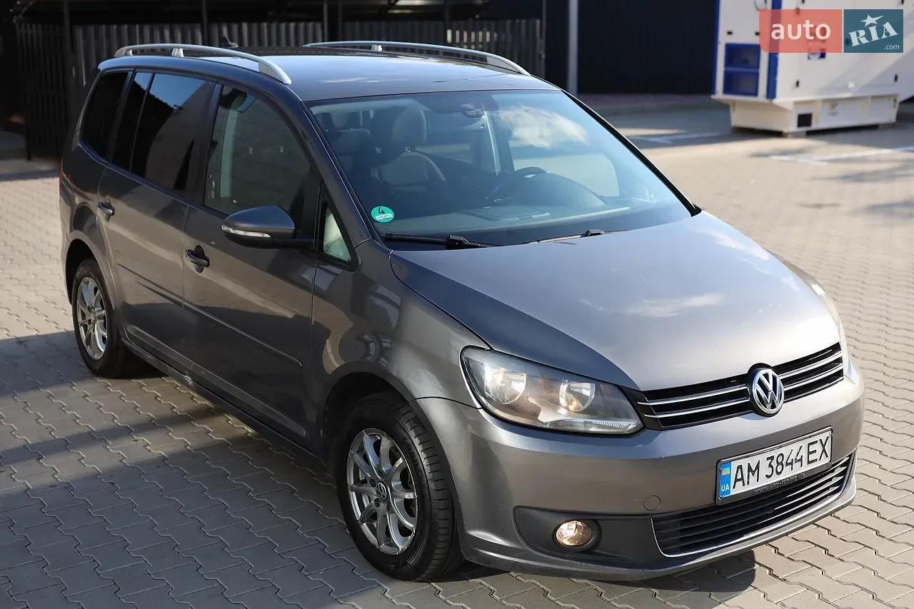 Volkswagen Touran 2013 photo 2