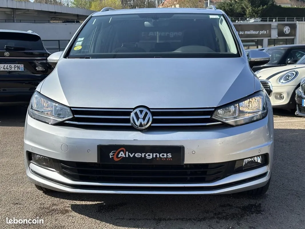 Volkswagen Touran 2018 photo 2