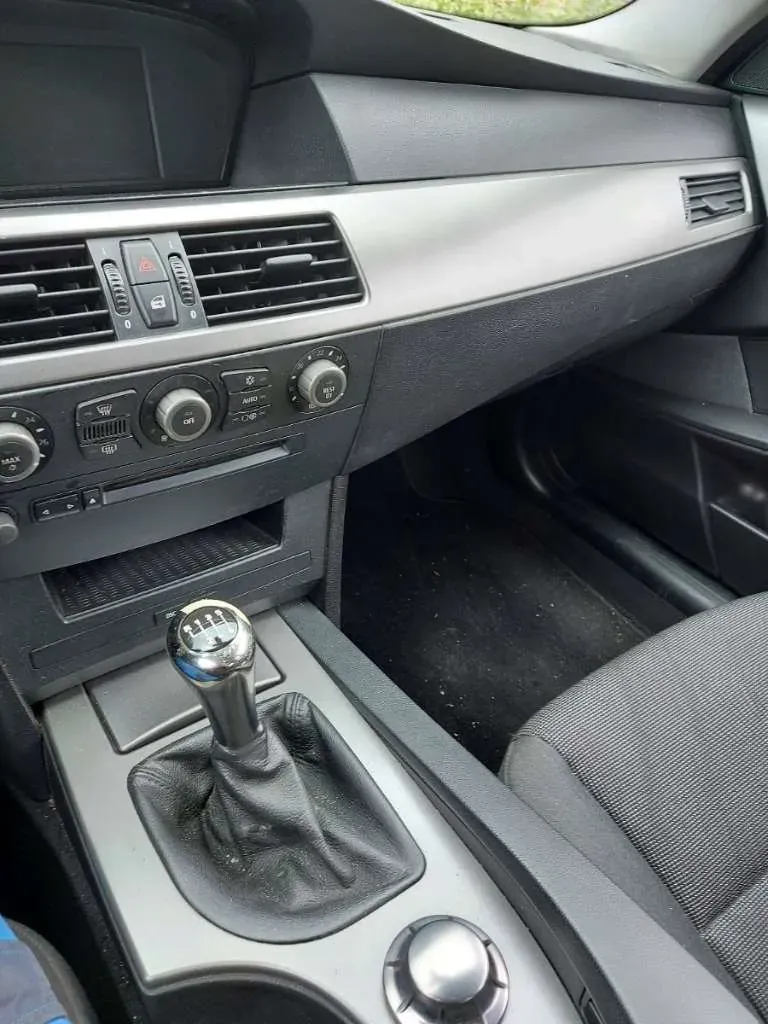 BMW 5 Series 2004 photo 2