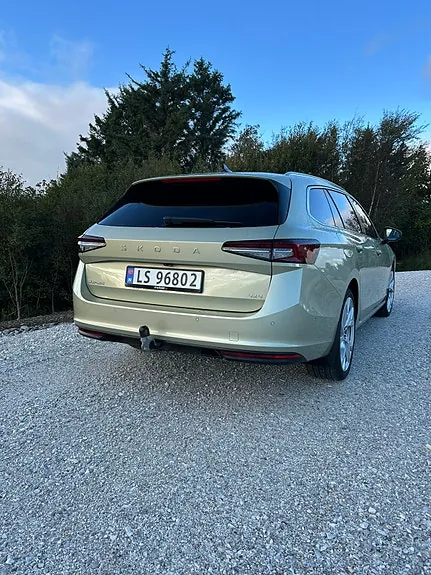 Skoda Superb 2024 photo 2