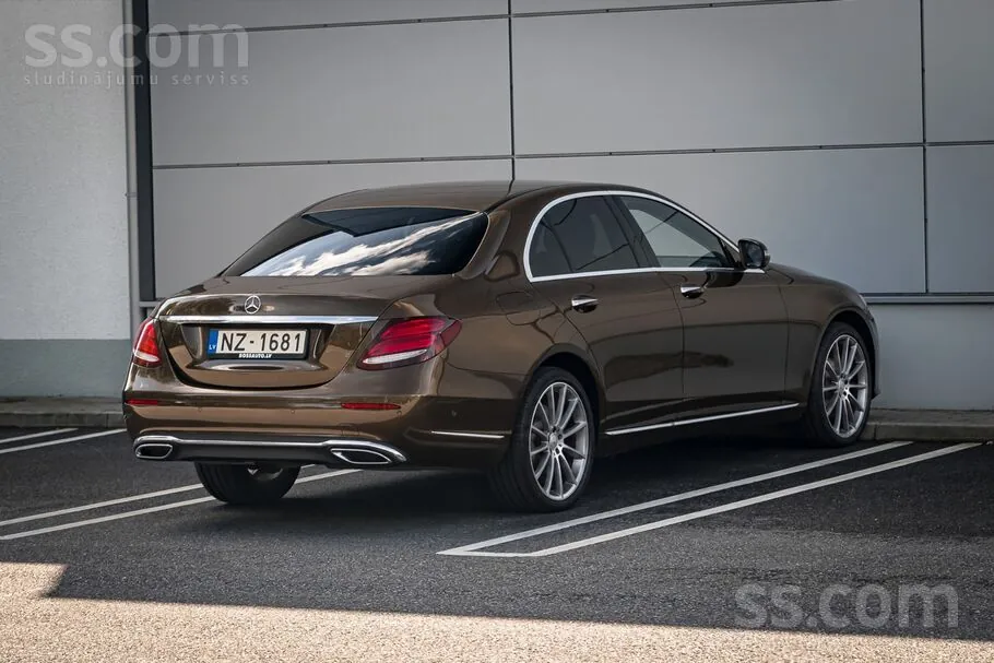 Mercedes-Benz E220 2016 photo 4