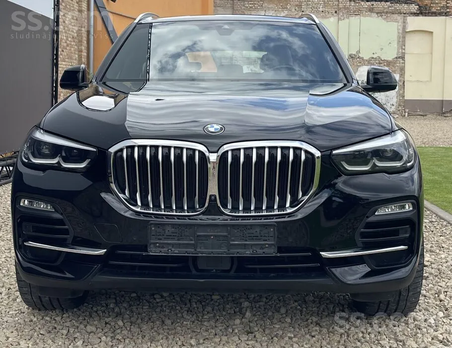 BMW X5 2021 photo 2