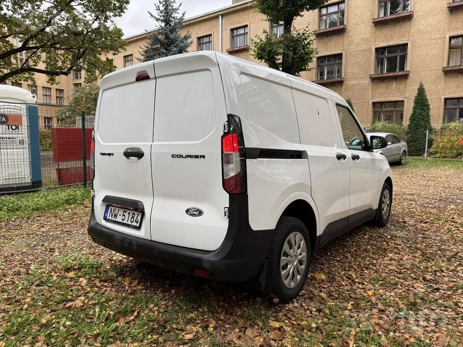 Ford Transit Courier 2024 photo 3