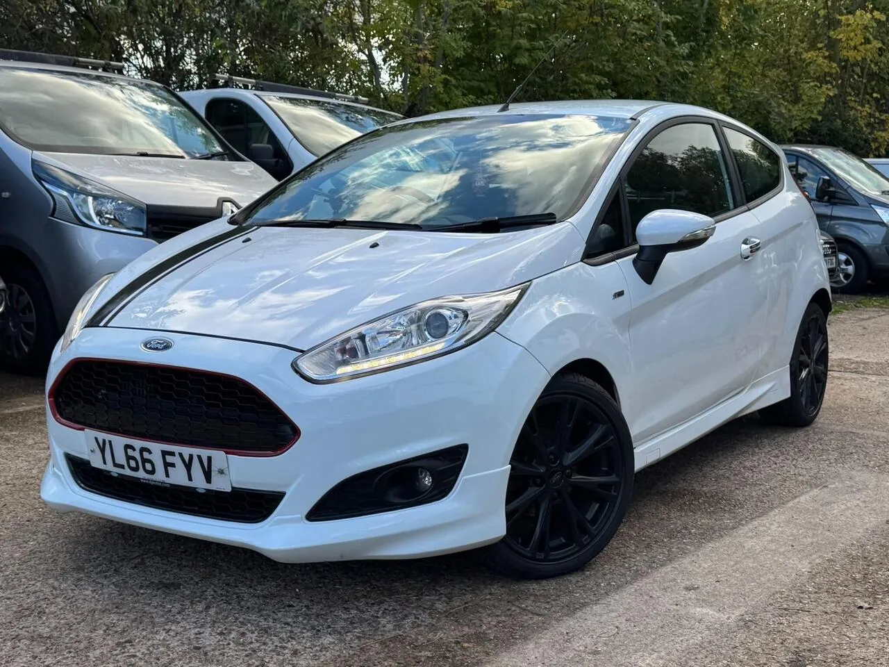 Ford Fiesta 2017 photo 2