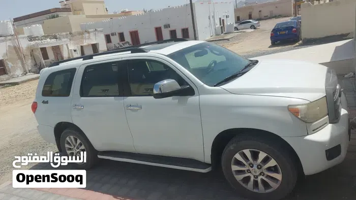 Toyota Sequoia 2012 photo 3