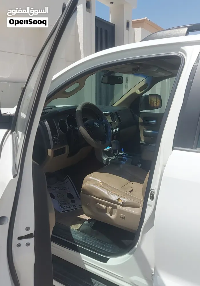 Toyota Sequoia 2012 photo 4