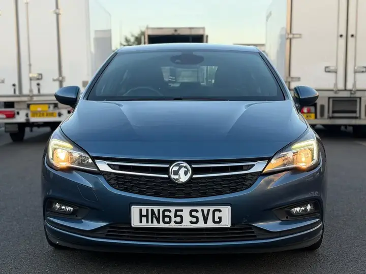 Vauxhall Astra 2015 photo 3