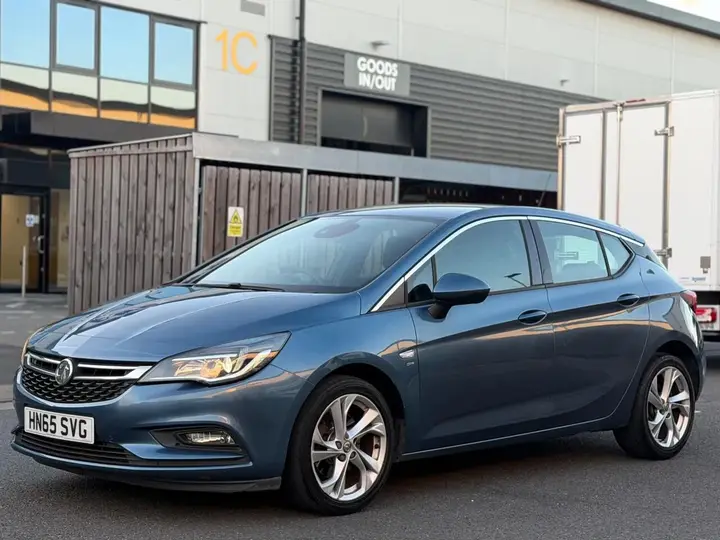Vauxhall Astra 2015 photo 5