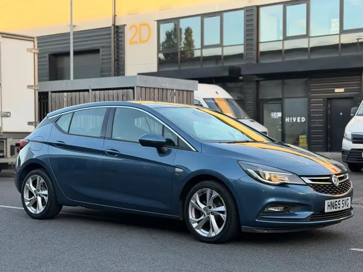 Vauxhall Astra 2015 photo 4