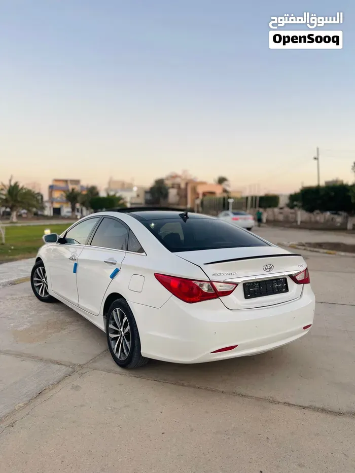 Hyundai Sonata 2012 photo 2