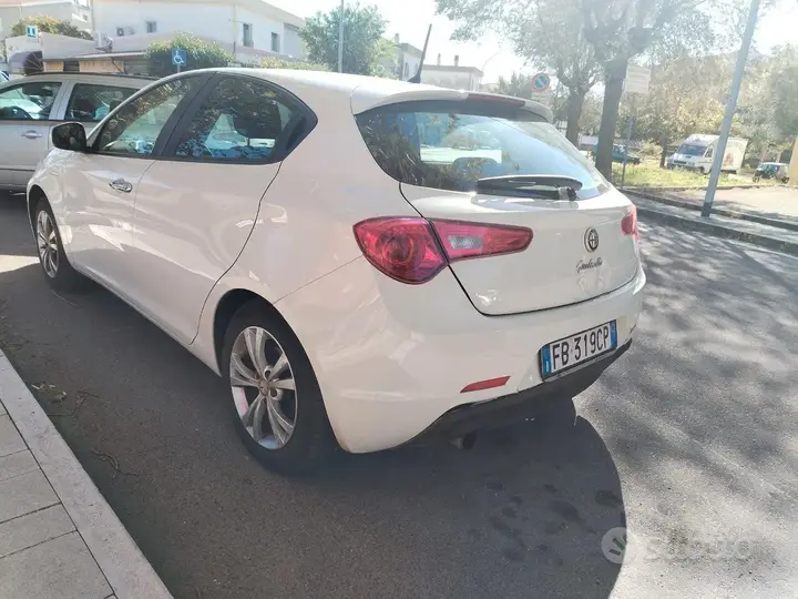 Alfa Romeo Giulietta 2015 photo 5